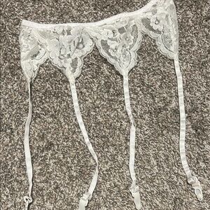 Elegant White Lace Garter Belt